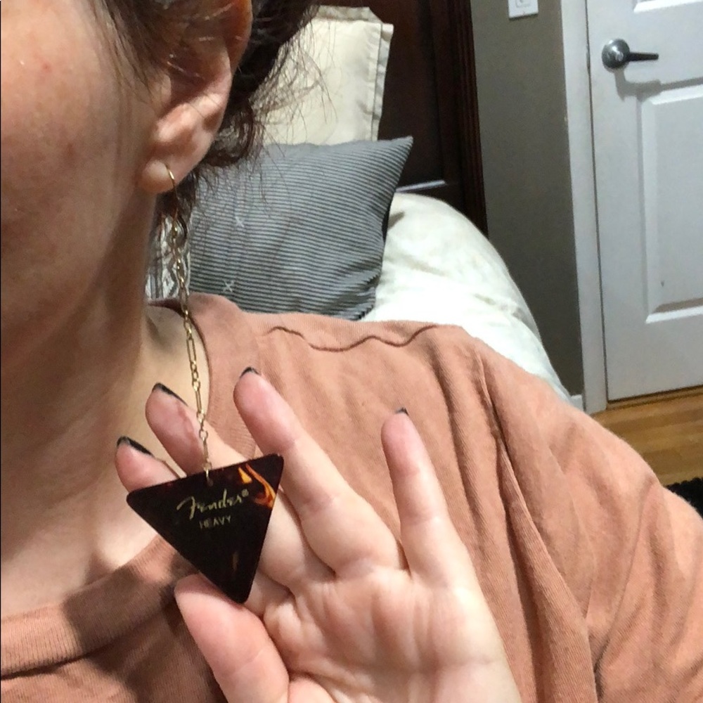 Vintage FENDER guitar pick earrings very cool!